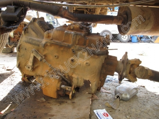 รถบรรทุก 10 ล้อดั๊มพ์ 2 เพลา ยี่ห้อ HINO