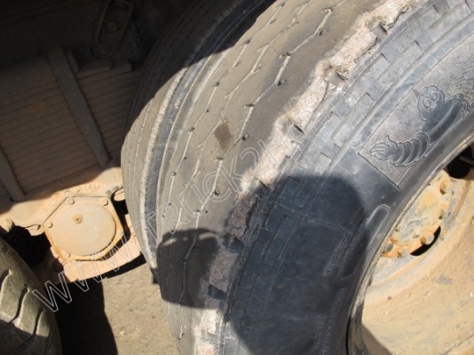 รถบรรทุก 10 ล้อดั๊มพ์ 2 เพลา ยี่ห้อ HINO