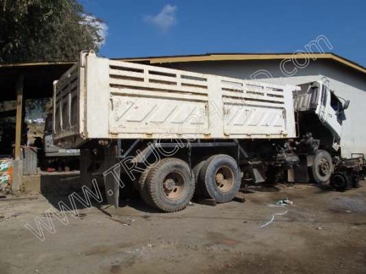 รถบรรทุก 10 ล้อดั๊มพ์ 2 เพลา ยี่ห้อ HINO