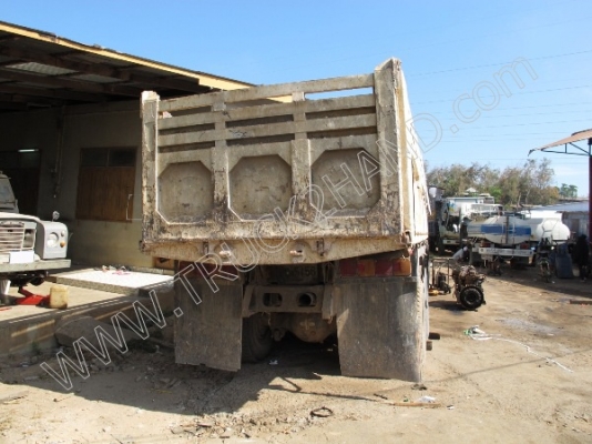 รถบรรทุก 10 ล้อดั๊มพ์ 2 เพลา ยี่ห้อ HINO