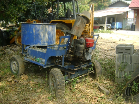 ขายโม่ปูน คิวครึ่ง เครื่องยันม่า นั่งขับ