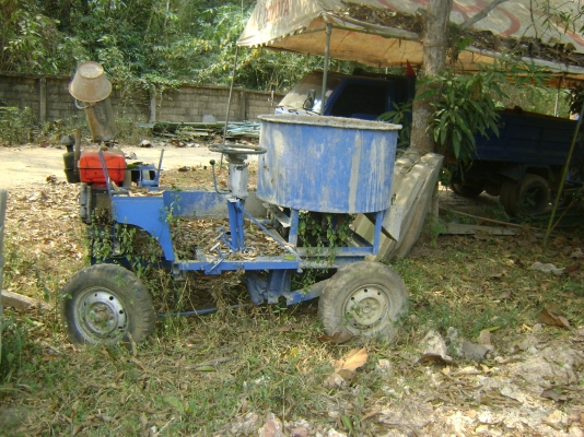 ขายโม่ปูน คิวครึ่ง เครื่องยันม่า นั่งขับ