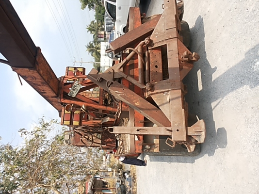 รถยกนิสสัน เครื่อง นิสสัน PE ช่วงล่างฟูโซ่ มีเครน มีสโล พร้อมวิน2ตัว