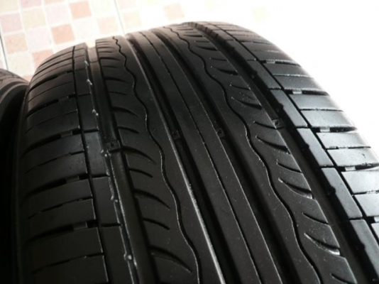 ขายยาง KUMHO 225-50-17 ดอกสวยๆ (1คู่)