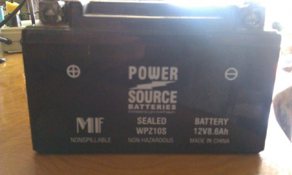 ขาย แบตเตอร์รี่  มือ 2 R1 ปี 2010 ใช้ได้แต่ชอบใหม่เลยเปลี่ยน