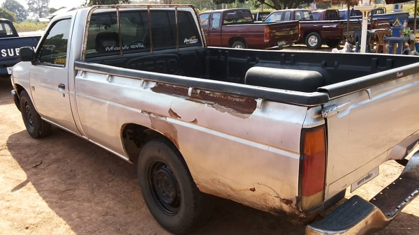 ***ขายแล้วครับขอบคุณ Truck2hand ขายตอนเดียว NISSAN BIG-M BD25 ฝาแดง ปี37/94 เครื่องฝาแดงเดิมยอดนิยม แห้ง แน่น ช่วงล่างเดิมคัสซีเดิมๆไม่ปะไม่ดาม สีสันไม่สวย หัวเก๋งดีภายในดีคอนโซลดี ยางดี รถใช้งานได้ปกติ ขายตามสภาพ เอกสารครบ ราคาต่อรองได้เด้อ พี่น้องครับ