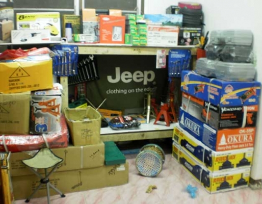 เครนยกเครื่อง,กระดานนอนซ่อมรถ,แม่แรงสิบล้อ,บลีอคทดแรง