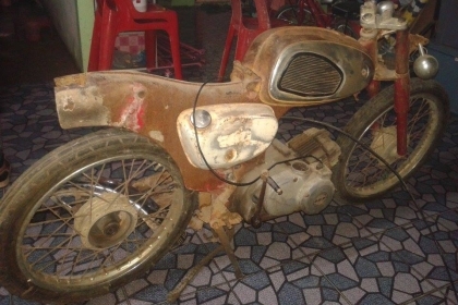 ขาย หลาย อย่าง คับ ลองดู คับ เหมา 8000 ลองดูคับ หรือ แยก คับ