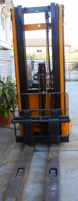 STACKER 1.5 ตัน เสาสูง 5.0 ม. ยี่ห้อ GT MOVER STACKER 1.5 ตัน เสาสูง 5.0 ม. ยี่ห้อ GT MOVER