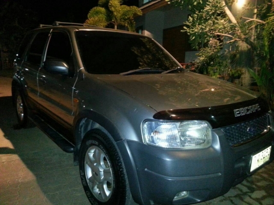 ขายรถฟอร์ดรุ่นเอสแคบ เครื่อง 3000 เชื้อเพลิงเบนซิน-แก็ส รุ่นท็อป เกียร์ออโต้ เบาะหนัง เครื่องเสียงอย่างดี ยางใหม่ รถมือเดียว ราคา 450000