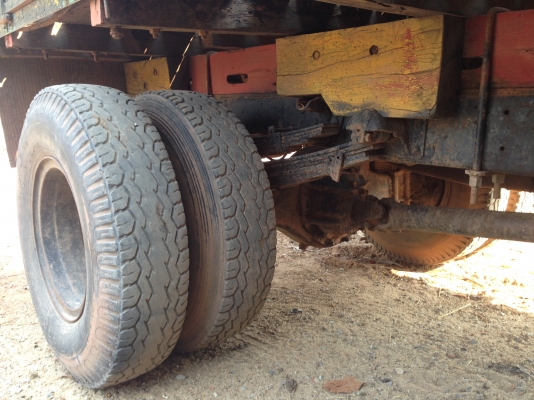 ขายรถหกล้ออิซูซุ KS เครื่อง4BD1 -115  เเรงม้า  ฝาดำ เครื่องดี  F หน้า F หลัง  ยาง 825-16 น็อตล้อ 6 ตัว  มีวีดีโอให้รับชมด้วยครับ