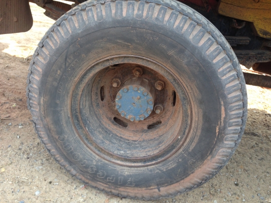 ขายรถหกล้ออิซูซุ KS เครื่อง4BD1 -115  เเรงม้า  ฝาดำ เครื่องดี  F หน้า F หลัง  ยาง 825-16 น็อตล้อ 6 ตัว  มีวีดีโอให้รับชมด้วยครับ