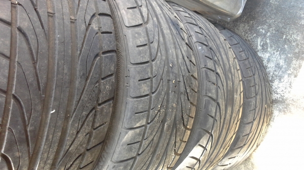 ยาง DUNLOP 245/40/18 JAPAN เหมา ๆ 4 เสัน 1000 บาท ยาง DUNLOP 245/40/18 JAPAN เหมา ๆ 4 เสัน 1000 บาท