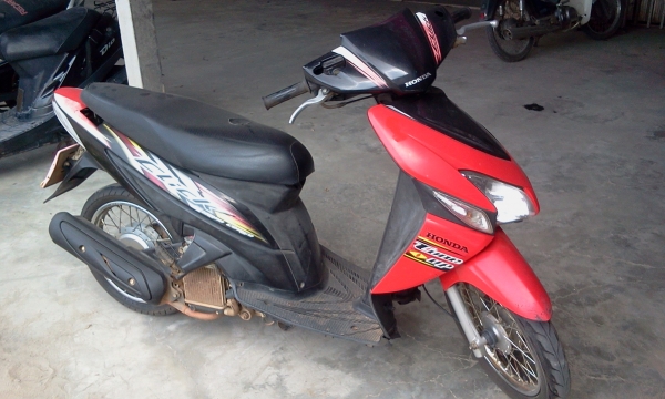 ขาย click เครื่องดีมีทะเบียนชุดโอนพร้อม 10500