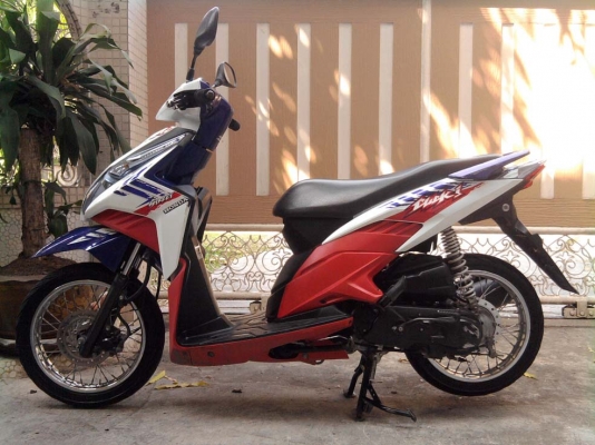 ขออนุญาติขาย Honda CLICK-i สีขาวมุก วิ่ง 5,xxx กิโล โอนให้ฟรีครับ