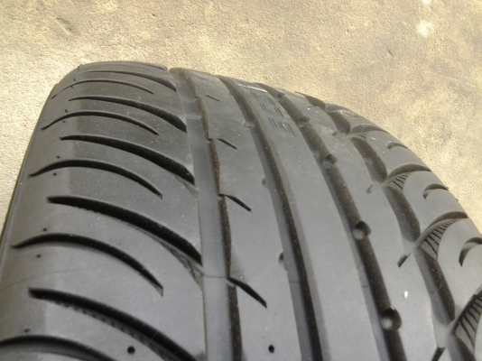 ยาง kumho 255/50/17 ปี12