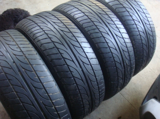 ายยาง Dunlop LM 703 ขนาดยาง 235/50/18 ปลายปี 11