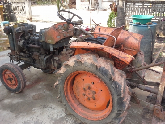 รถไถ 3 สูบ