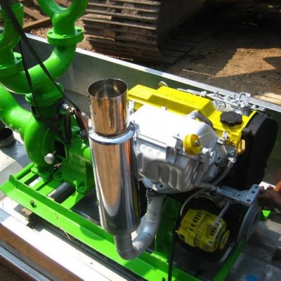 เรือรดน้ำสแตนเลสพร้อมเครื่อง