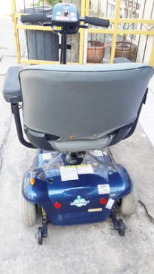 ขายด่วนๆรถไฟฟ้า 4 ล้อของคนแก่หรือคนพิการ แบบพับได้เพิ่งมาจากญี่ปุ่น ลดราคา