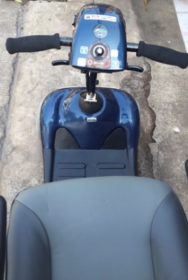 ขายด่วนๆรถไฟฟ้า 4 ล้อของคนแก่หรือคนพิการ แบบพับได้เพิ่งมาจากญี่ปุ่น ลดราคา