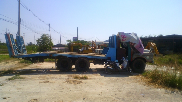 สิบล้อเทลเล่อร์ อีซูสุ ใส่รถเกี่ยวข้าว รถแบคโฮ PC120-6 ได้ มีหางไฮดรอลิกขึ้นลง รถราคาประหยัดชอบที่ราคาเท่าไรต่อรองได้อีกครับ