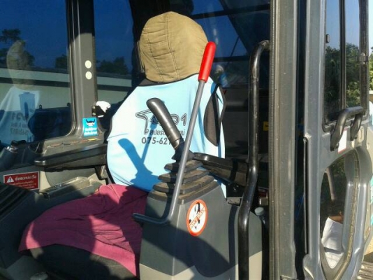 SK140LC  YP09-05061    4439ชม. รถสวยมาก พร้อมใช้..