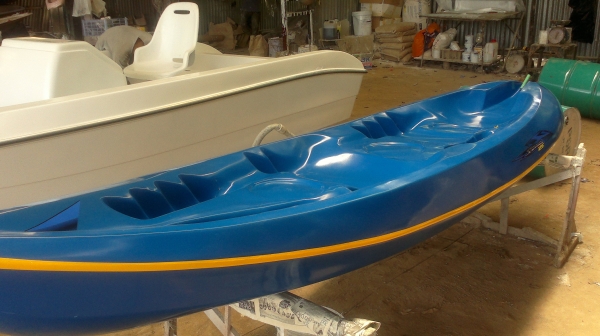 เรือคายัค ส่งสินค้าฟรีทั่วไทย www.wirotfiberboats.com