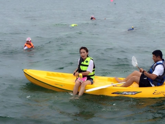 เรือคายัค ส่งสินค้าฟรีทั่วไทย www.wirotfiberboats.com