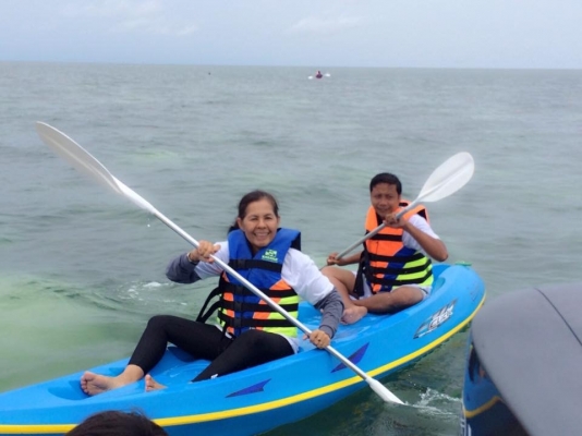 เรือคายัค ส่งสินค้าฟรีทั่วไทย www.wirotfiberboats.com