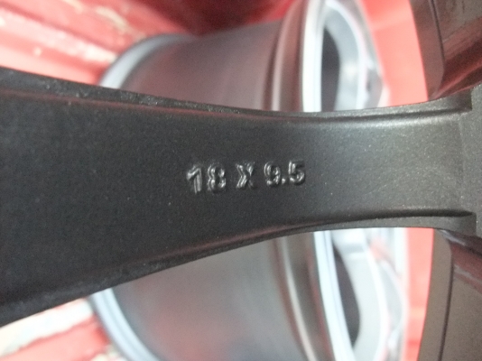 แม็ก RG2 ขอบ18 หน้า8.5 หลัง9.5 สภาพไม่เคยซ่อม