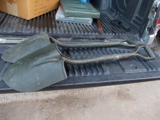 ร้าน m601 ขายพั่วและขวานเอาไว้ติดจี๊ปราคารวมส่ง