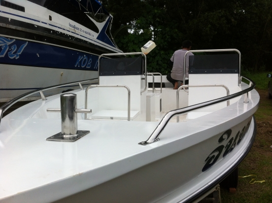 เรือเร็ว 21 ฟุต  ความคล่องตัวสูง 12 ที่นั่ง  www.wirotfiberboats.com