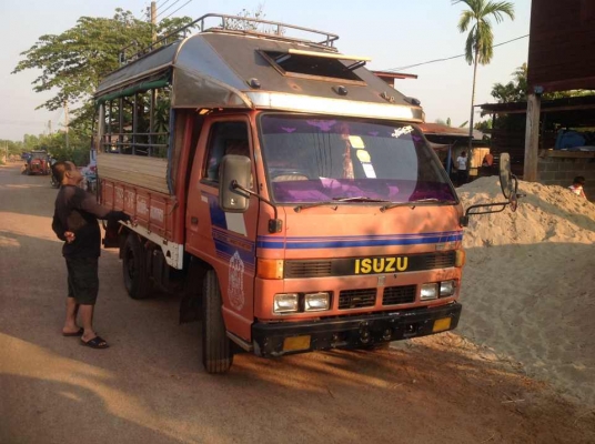 ISUZU ELF88 NKRประกอบพร้อมหลังคาโดยสาร (รถขนคน) เล่ม ม.79