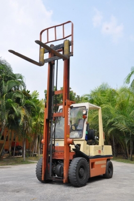 ขายFORKLIFT NISSAN2.5ตันครึ่ง (FVG25N5)สภาพสวยเดิมจากญี่ปุ่นยังไม่เคยใช้านในไทย 158,000เท่านั้น!!!