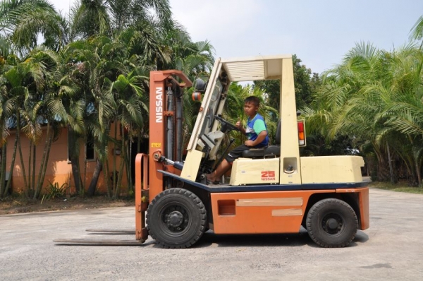 ขายFORKLIFT NISSAN2.5ตันครึ่ง (FVG25N5)สภาพสวยเดิมจากญี่ปุ่นยังไม่เคยใช้านในไทย 158,000เท่านั้น!!!
