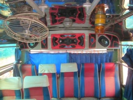 ขายรถบัส 9 เมตร ลดราคารับปิดเทอม