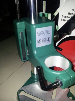 สว่านฮิตาชิแท้ พร้อม accessory set  จับได้ 13 mm impact drill  มาพร้อมแท่นจับเจาะงานได้สะดวก