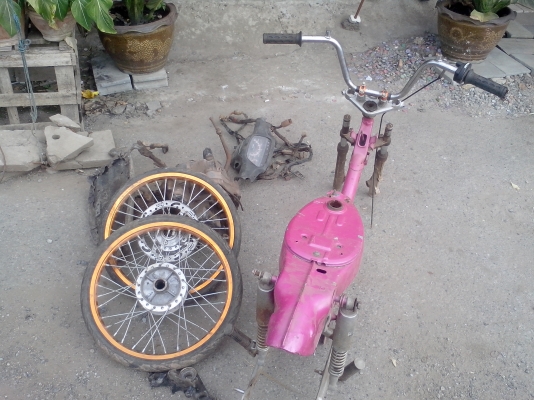 ขายโครง c70 มีล้อเบาะ 2000 0907375556