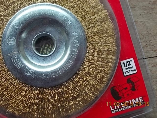 แปรงลูกล้อ 4 นิ้ว ขนทองเหลือง แบบ ละเอียดมี 3 ใบ ครับ