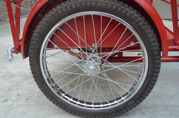 ขายสามล้อแดง เครื่องHonda 70 ซีซี ล้อและซี้ลวดหน้าใหม่ทั้งชุด