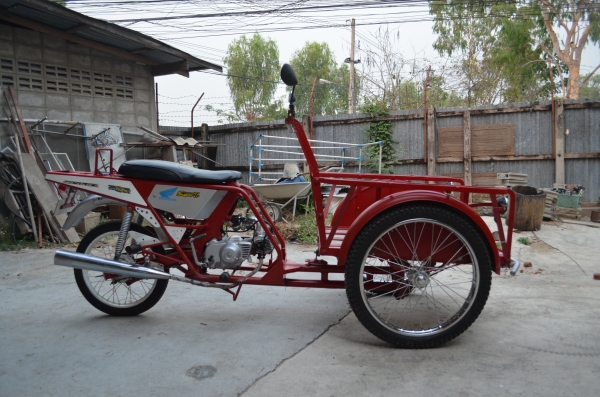 ขายสามล้อแดง เครื่องHonda 70 ซีซี ล้อและซี้ลวดหน้าใหม่ทั้งชุด