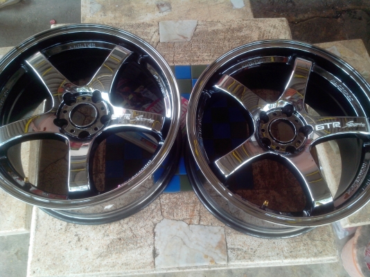 ขายแม็ก18 5/114.3 กว้าง 8 gtr สปอรต์ et40สีแบ็ลคโคม สวยเดิมเงาๆ