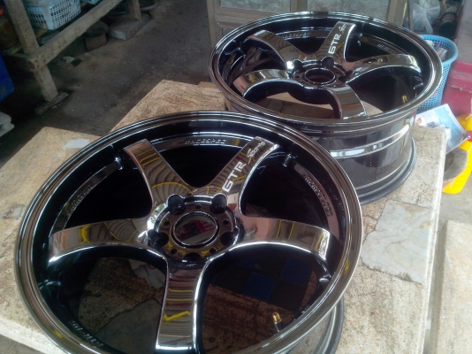 ขายแม็ก18 5/114.3 กว้าง 8 gtr สปอรต์ et40สีแบ็ลคโคม สวยเดิมเงาๆ