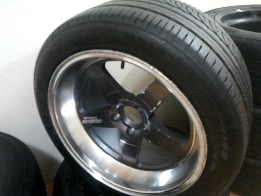 ล้ออะไหล่ซิ่งๆ 18X10 5/114 แค่ยางก็คุ้มแล้วปี12 ใช้เองเหลือเท่านี้