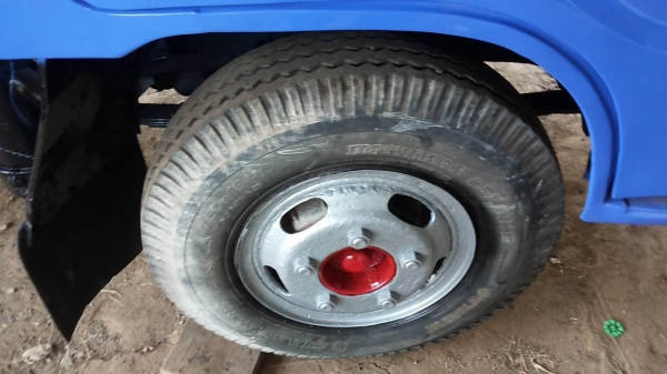 **265,000 บ.ต่อรอง**ขาย 6ล้อ ISUZU KS 110 แรง 4BE1 110แรงแห้งดี ไม่เยิ้ม เกียร์ดีไม่หลุด ช่วงล่างดีคานหน้าเดิม เฟืองท้าย115 คัสซีดี มีปะล่างกลางตัวซ้ายหน่อย สาดสีใหม่ กระบะดีมีผุชายบ้าง พื้นดีไม่ผุ ตงใหม่ใหญ่ หัวเก๋งดีไม่ผุภายในดีคอนโซลดี ยาง7.50ดี4เ้ส้นพ **265,000 บ.ต่อรอง**ขาย 6ล้อ ISUZU KS 110 แรง 4BE1 110แรงแห้งดี ไม่เยิ้ม เกียร์ดีไม่หลุด ช่วงล่างดีคานหน้าเดิม เฟืองท้าย115 คัสซีดี มีปะล่างกลางตัวซ้ายหน่อย สาดสีใหม่ กระบะดีมีผุชายบ้าง พื้นดีไม่ผุ ตงใหม่ใหญ่ หัวเก๋งดีไม่ผุภายในดีคอนโซลดี ยาง7.50ดี4เ้ส้นพ