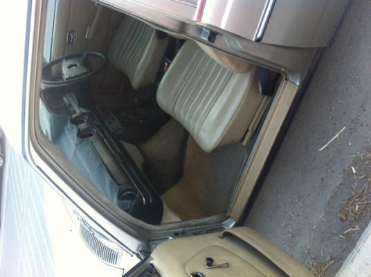 ขายรถเบนซ์  300D เกียร์ออโต้  w123 (ดีเซล) สภาพสวย พร้อมใช้