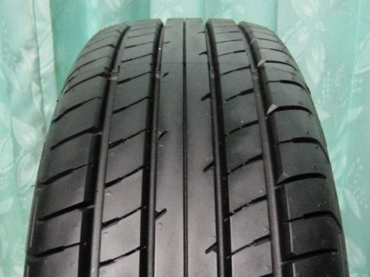 ขายล้อแม็กพร้อมยางป้ายแดง Mitsubishi Attrage ขอบ 15 สภาพใหม่ๆ