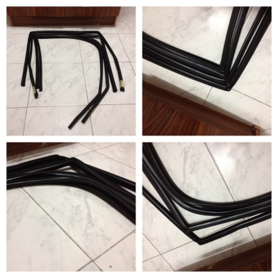 ขายยางสักกะหลาดในร่องกระจก BMW e30 แท้ สภาพดี 4เส้นราคา1900บาท ถ้าแยกเส้นละ700บาท โทร0875077464โส กทม