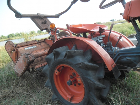 ขายรถไถพรวนดิน